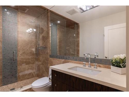 1414 Amber Crescent, Oakville, ON - Indoor Photo Showing Bathroom