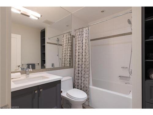 1414 Amber Crescent, Oakville, ON - Indoor Photo Showing Bathroom