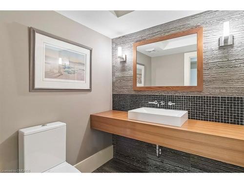 1414 Amber Crescent, Oakville, ON - Indoor Photo Showing Bathroom