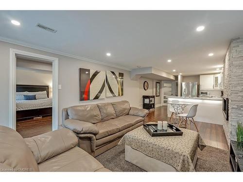 2185 Whitworth Drive, Oakville, ON - Indoor Photo Showing Living Room