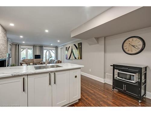 2185 Whitworth Drive, Oakville, ON - Indoor Photo Showing Kitchen