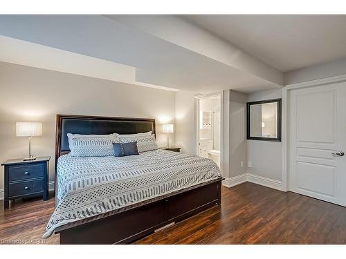 2185 Whitworth Drive, Oakville, ON - Indoor Photo Showing Bedroom