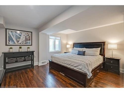 2185 Whitworth Drive, Oakville, ON - Indoor Photo Showing Bedroom