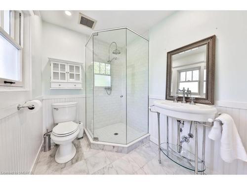 1567 Steveles Crescent, Mississauga, ON - Indoor Photo Showing Bathroom