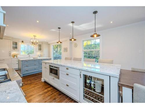 2145 Elmhurst Avenue, Oakville, ON - Indoor Photo Showing Kitchen With Upgraded Kitchen