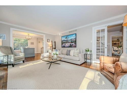 2145 Elmhurst Avenue, Oakville, ON - Indoor Photo Showing Living Room