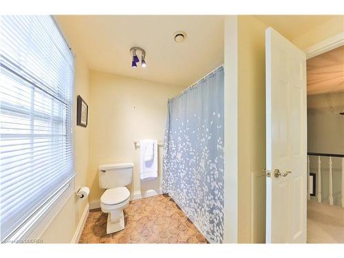 218 Northshore Boulevard W, Burlington, ON - Indoor Photo Showing Bathroom