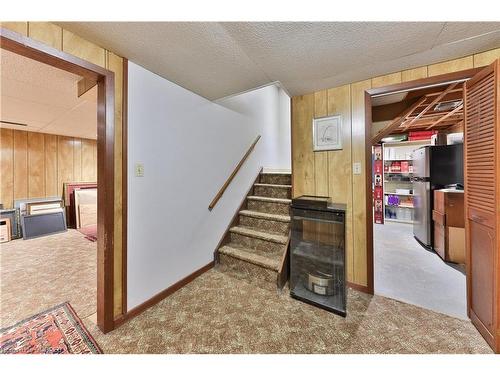 218 Northshore Boulevard W, Burlington, ON - Indoor Photo Showing Other Room