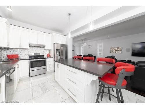 17 Narbonne Crescent, Stoney Creek, ON - Indoor Photo Showing Kitchen