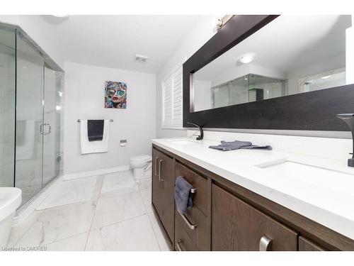 17 Narbonne Crescent, Stoney Creek, ON - Indoor Photo Showing Bathroom