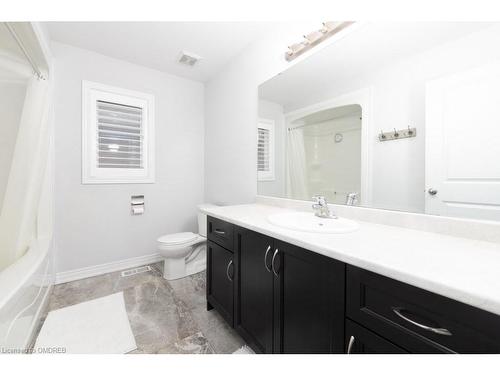 17 Narbonne Crescent, Stoney Creek, ON - Indoor Photo Showing Bathroom