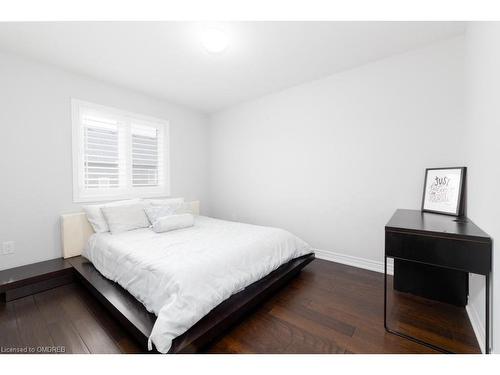 17 Narbonne Crescent, Stoney Creek, ON - Indoor Photo Showing Bedroom