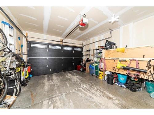 17 Narbonne Crescent, Stoney Creek, ON - Indoor Photo Showing Garage