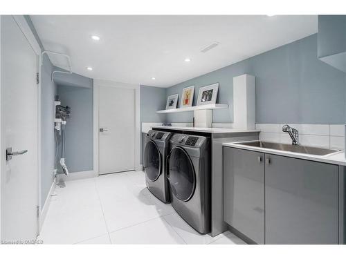 561 Rebecca Street, Oakville, ON - Indoor Photo Showing Laundry Room