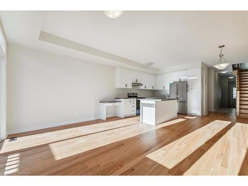 1390 National Common, Burlington, ON - Indoor Photo Showing Kitchen