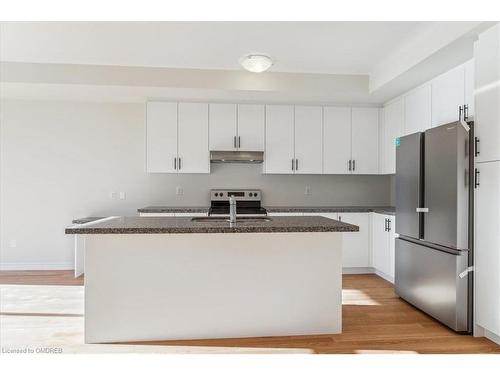 1390 National Common, Burlington, ON - Indoor Photo Showing Kitchen With Stainless Steel Kitchen