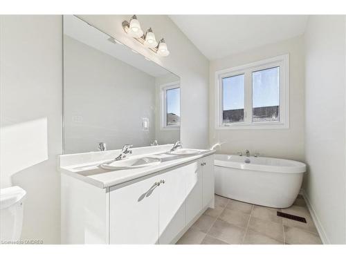 1390 National Common, Burlington, ON - Indoor Photo Showing Bathroom