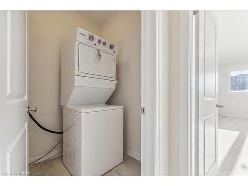 1390 National Common, Burlington, ON - Indoor Photo Showing Laundry Room