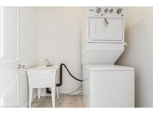 1390 National Common, Burlington, ON - Indoor Photo Showing Laundry Room