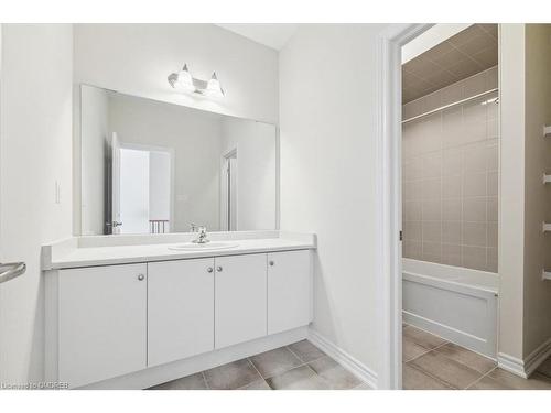 1390 National Common, Burlington, ON - Indoor Photo Showing Bathroom