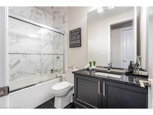 514-150 Oak Park Boulevard, Oakville, ON - Indoor Photo Showing Bathroom