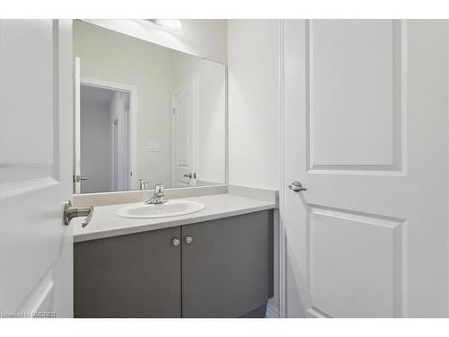 2090 Ellerston Common, Burlington, ON - Indoor Photo Showing Bathroom