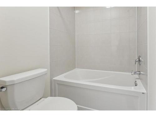 2090 Ellerston Common, Burlington, ON - Indoor Photo Showing Bathroom