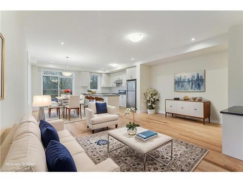 2090 Ellerston Common, Burlington, ON - Indoor Photo Showing Living Room