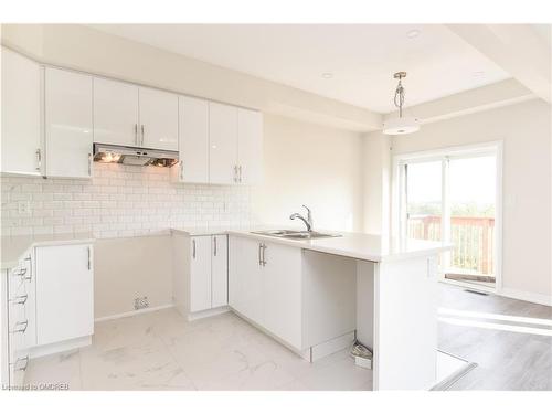 42-620 Colborne Street W, Brantford, ON - Indoor Photo Showing Kitchen With Double Sink