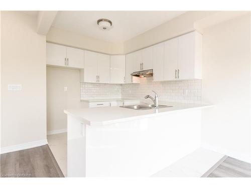 42-620 Colborne Street W, Brantford, ON - Indoor Photo Showing Kitchen