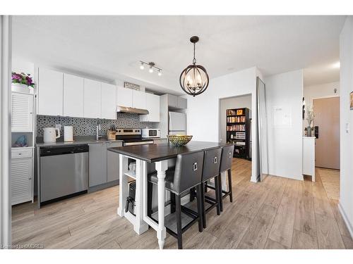 Burlington, ON - Indoor Photo Showing Kitchen With Stainless Steel Kitchen