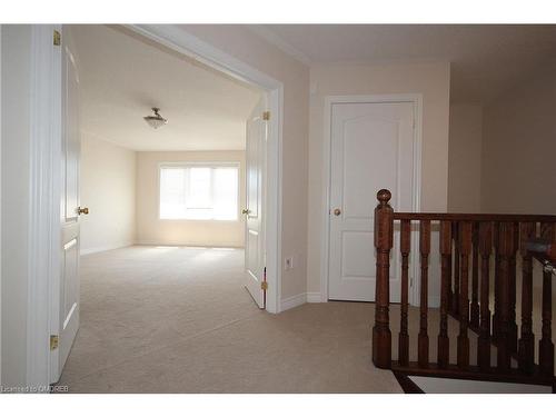 24-2019 Trawden Way, Oakville, ON - Indoor Photo Showing Other Room