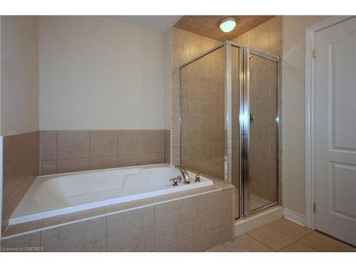 24-2019 Trawden Way, Oakville, ON - Indoor Photo Showing Bathroom