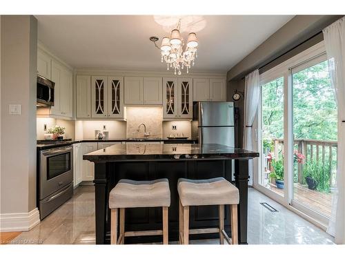 38-2272 Mowat Avenue, Oakville, ON - Indoor Photo Showing Kitchen