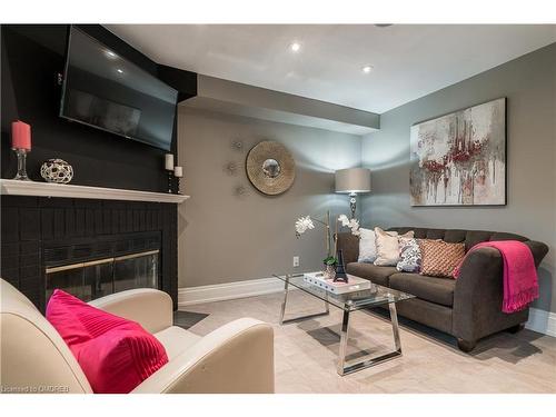 38-2272 Mowat Avenue, Oakville, ON - Indoor Photo Showing Living Room With Fireplace