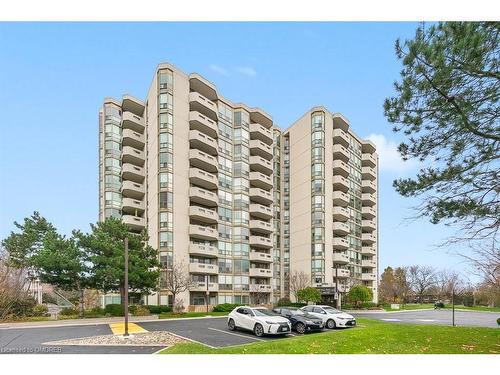 805-5080 Pinedale Avenue, Burlington, ON - Outdoor With Balcony With Facade