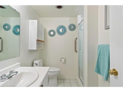 805-5080 Pinedale Avenue, Burlington, ON - Indoor Photo Showing Bathroom