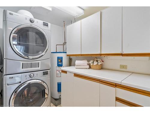 805-5080 Pinedale Avenue, Burlington, ON - Indoor Photo Showing Laundry Room