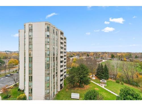 805-5080 Pinedale Avenue, Burlington, ON - Outdoor