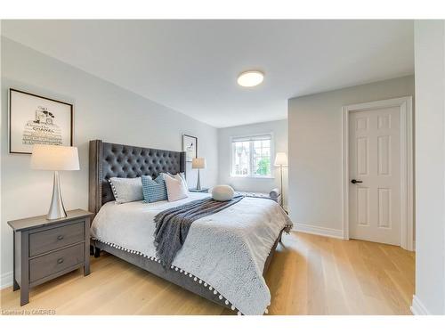 10-2303 Hill Ridge Court, Oakville, ON - Indoor Photo Showing Bedroom