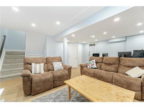 43-3600 Colonial Drive, Mississauga, ON - Indoor Photo Showing Living Room