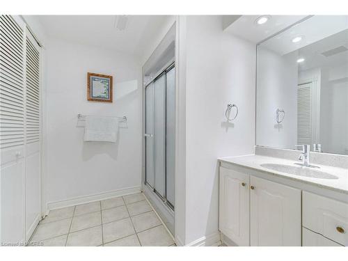 43-3600 Colonial Drive, Mississauga, ON - Indoor Photo Showing Bathroom