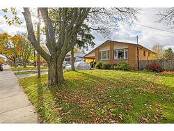 48 Manning Avenue  Hamilton, ON L9A 3E7