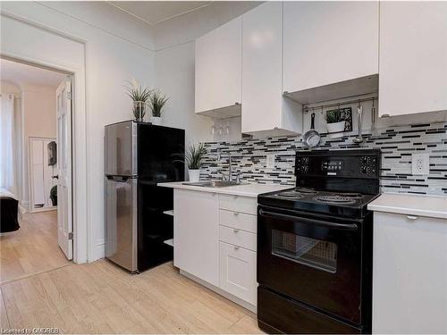 12 William Street, Hamilton, ON - Indoor Photo Showing Kitchen