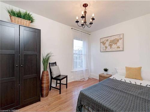 12 William Street, Hamilton, ON - Indoor Photo Showing Bedroom