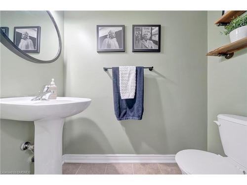 45 Nisbet Boulevard, Waterdown, ON - Indoor Photo Showing Bathroom