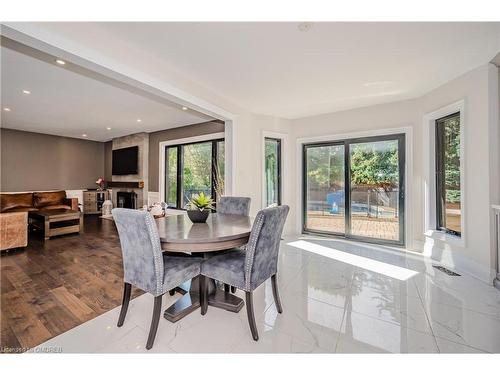 1340 Greeneagle Drive, Oakville, ON - Indoor Photo Showing Dining Room