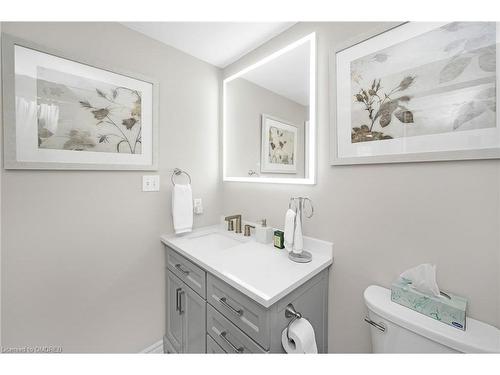 209-5070 Fairview Street, Burlington, ON - Indoor Photo Showing Bathroom