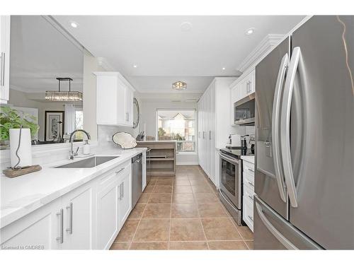 209-5070 Fairview Street, Burlington, ON - Indoor Photo Showing Kitchen With Stainless Steel Kitchen With Upgraded Kitchen