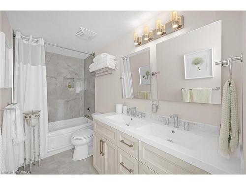 209-5070 Fairview Street, Burlington, ON - Indoor Photo Showing Bathroom